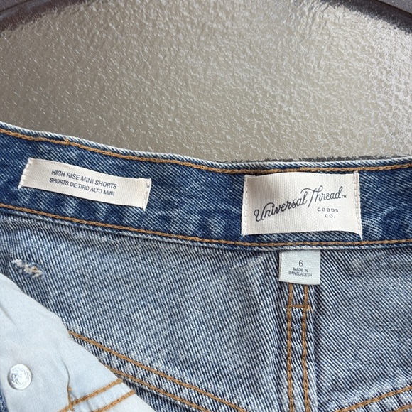 NWT Women's High-Rise Cutoff Mini Jean Shorts - Universal Thread™ Light Wash, 6 - Picture 13 of 13